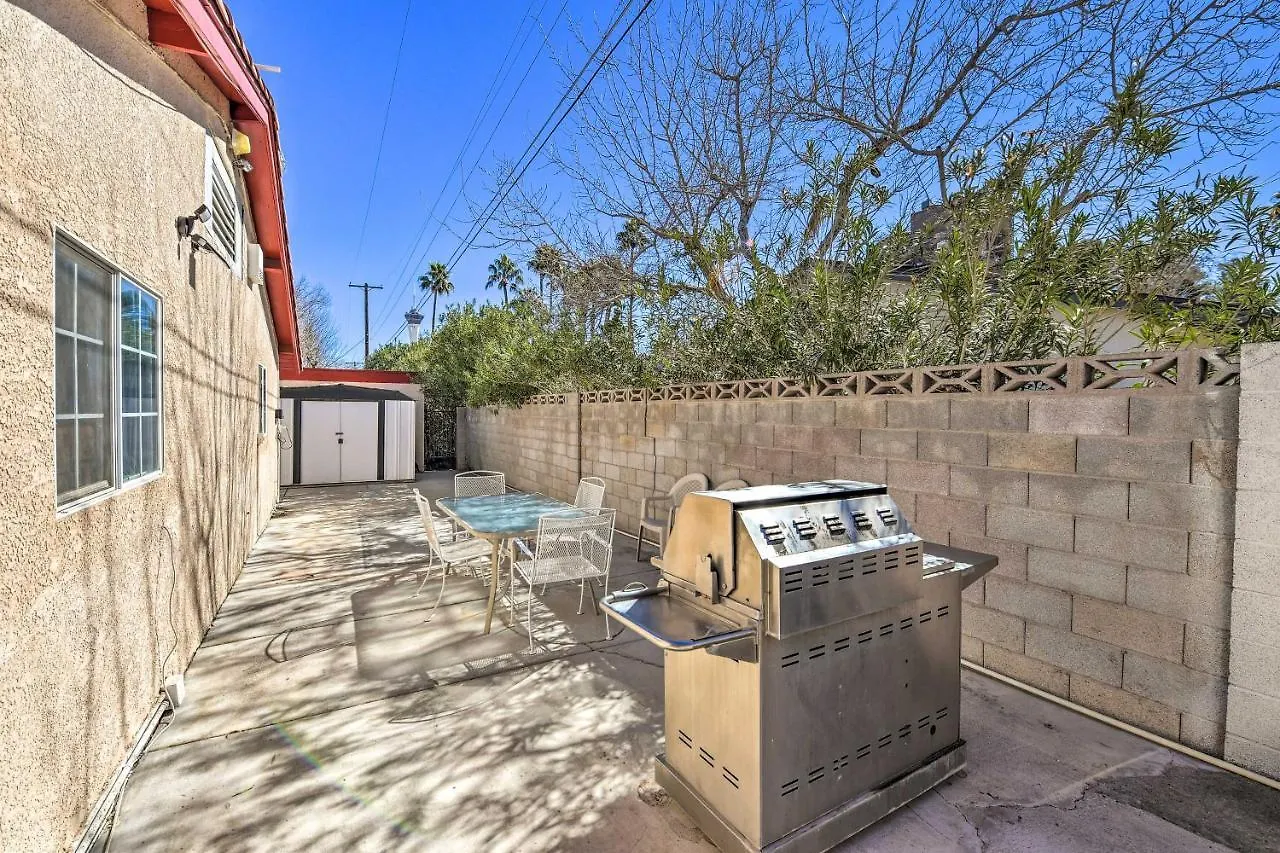 Holiday home Elegant Home With Pool Table 3 Mi To Vegas Strip! Las Vegas